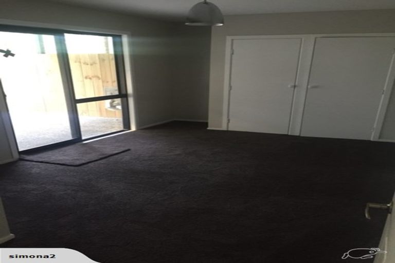 Photo of property in 24 Heaton Grove, Chatswood, Auckland, 0626