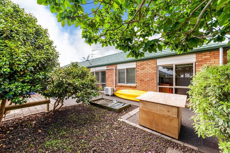 Photo of property in 20 Dunbarton Drive, Ranui, Auckland, 0612