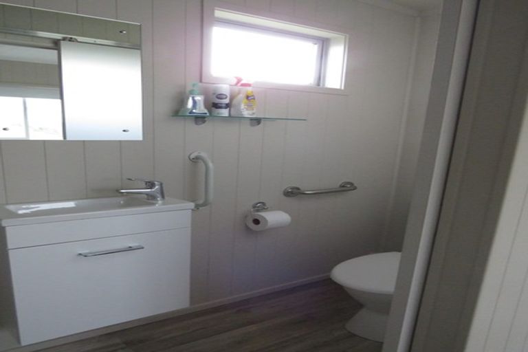 Photo of property in 70a James Road, Maungaturoto, 0587