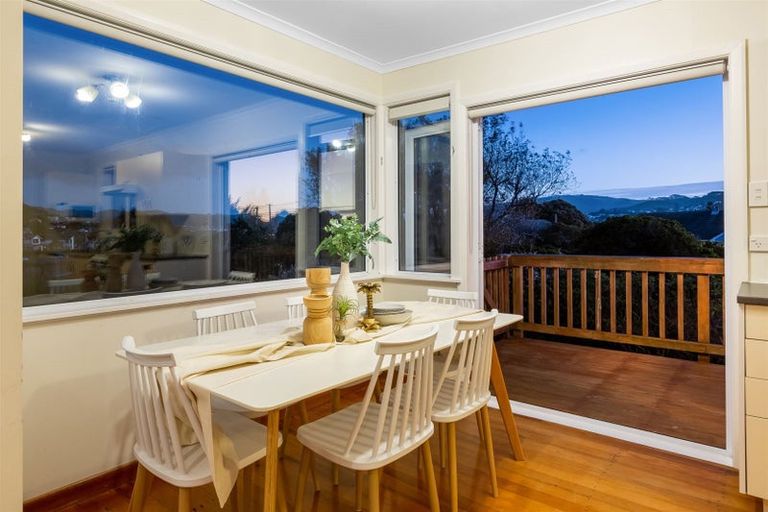 Photo of property in 22 Jillett Street, Titahi Bay, Porirua, 5022