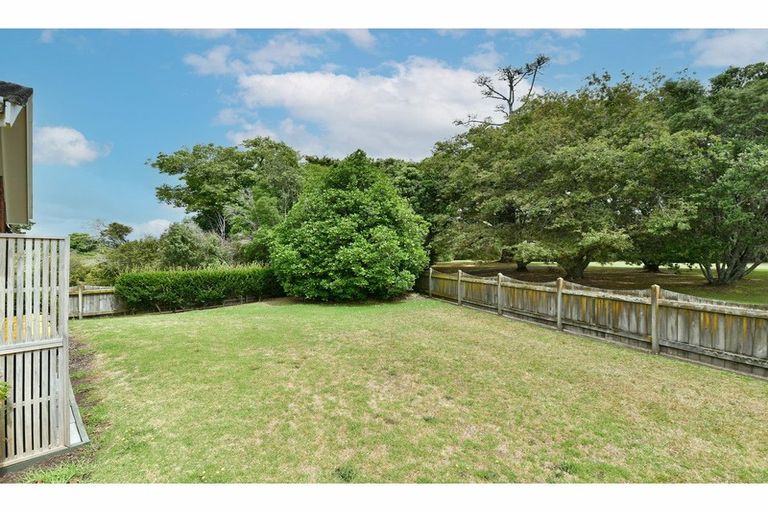 Photo of property in 8 Bellbird Place, Orewa, 0931