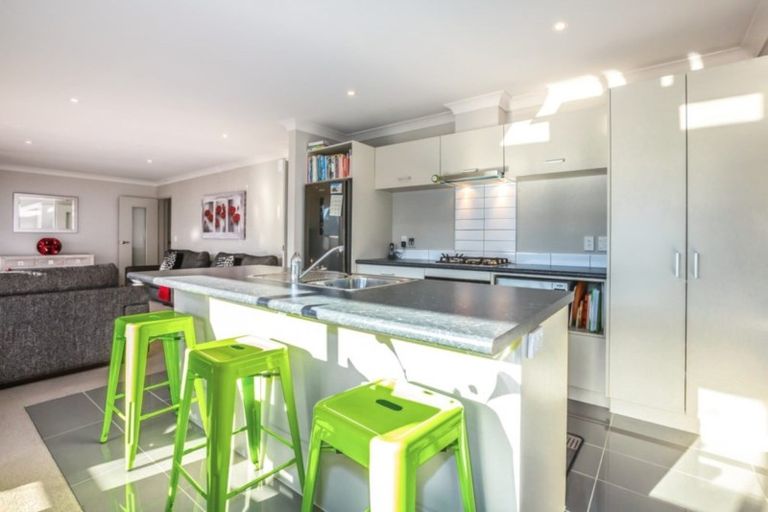 Photo of property in 12 Spritsail Place, Whitby, Porirua, 5024