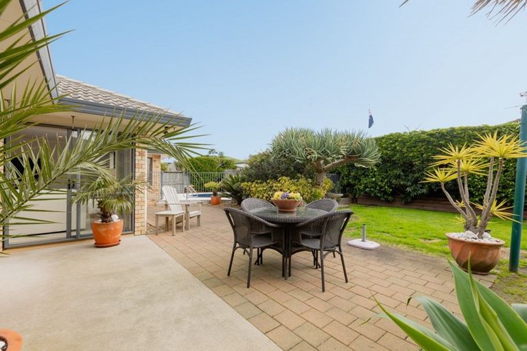 Photo of property in 6 Evansbel Place, Papamoa Beach, Papamoa, 3118