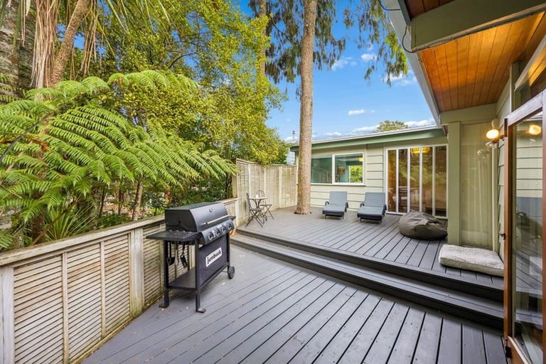 Photo of property in 7 Waima Crescent, Titirangi, Auckland, 0604