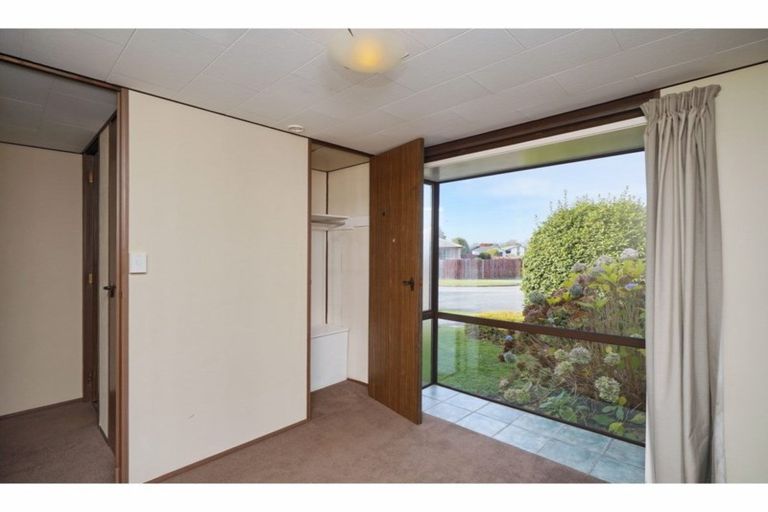 Photo of property in 49 Oldwood Street, Bishopdale, Christchurch, 8053