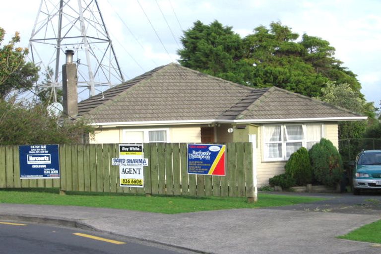 Photo of property in 47 Coniston Avenue, Te Atatu South, Auckland, 0610