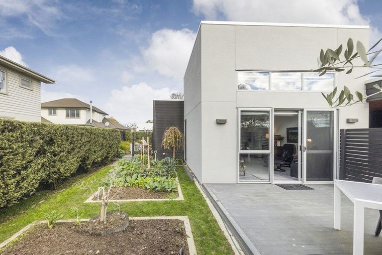 Photo of property in 76a Stanley Avenue, Palmerston North, 4414