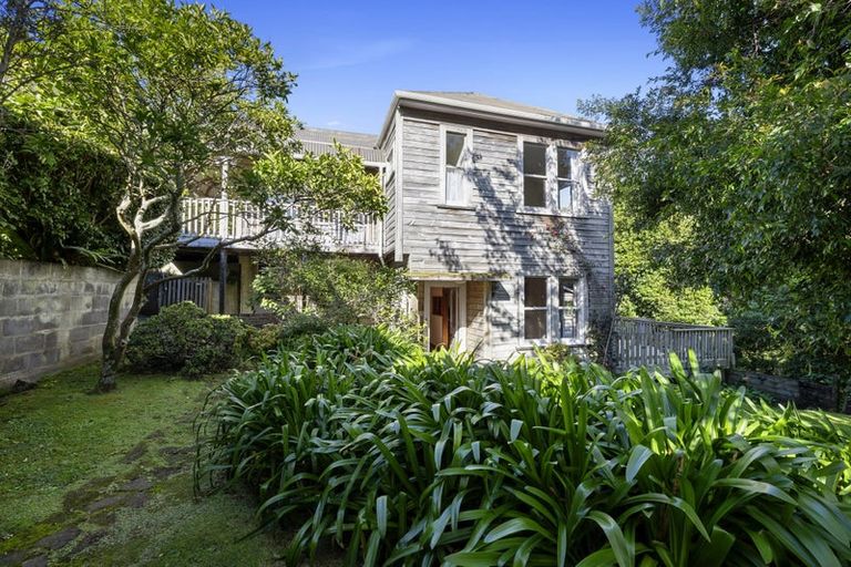 Photo of property in 44 Carrington Street, Lower Vogeltown, New Plymouth, 4310