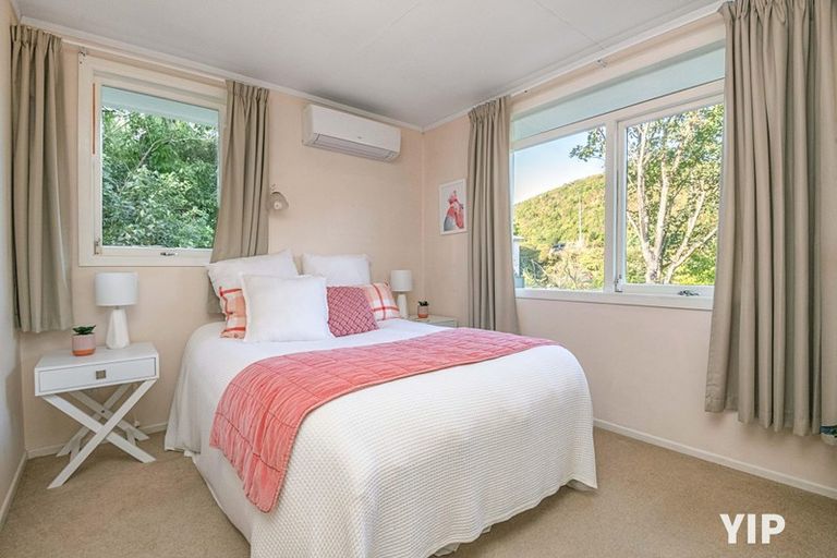 Photo of property in 259 Middleton Road, Glenside, Wellington, 6037