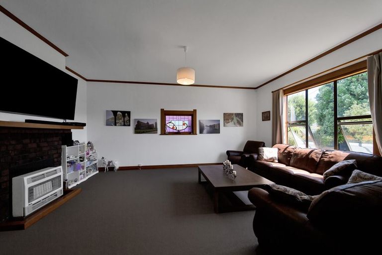 Photo of property in 16 Dixon Avenue, Hawera, 4610