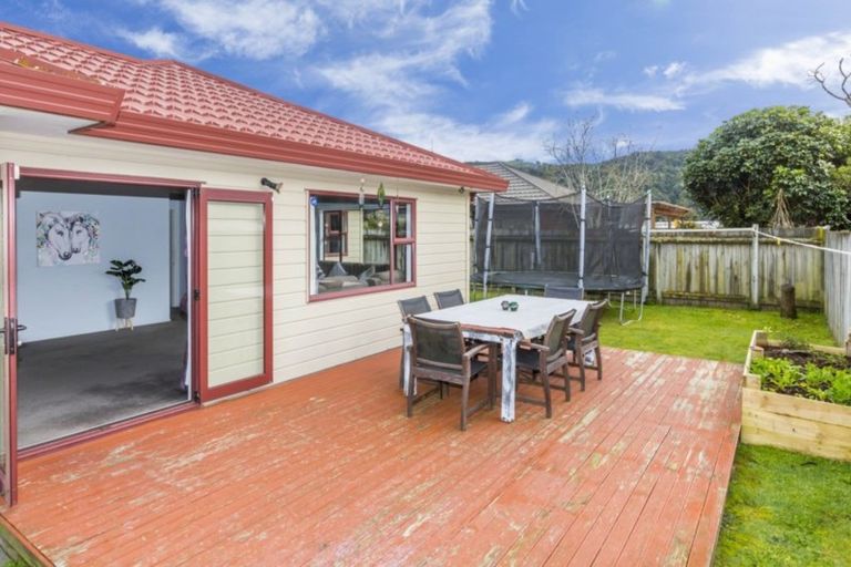 Photo of property in 12 Louis Street, Trentham, Upper Hutt, 5018