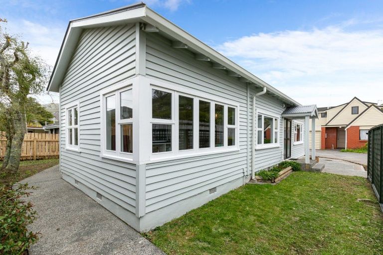 Photo of property in 29a Parkvale Road, Karori, Wellington, 6012
