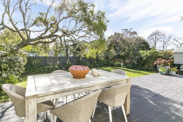 Photo of property in 130 Karori Road, Karori, Wellington, 6012