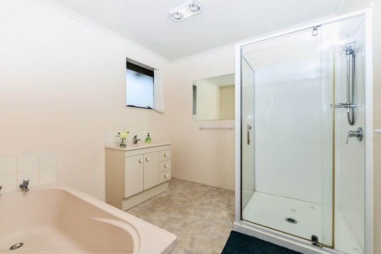 Photo of property in 10 Antrim Place, Nawton, Hamilton, 3200