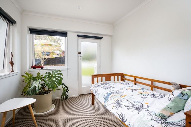 Photo of property in 189 Mangorei Road, Merrilands, New Plymouth, 4312