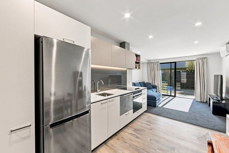 Photo of property in 4/9 Grove Road, Addington, Christchurch, 8024