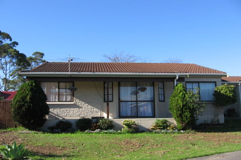 Photo of property in 18 Bosnyak Drive, Te Atatu South, Auckland, 0610