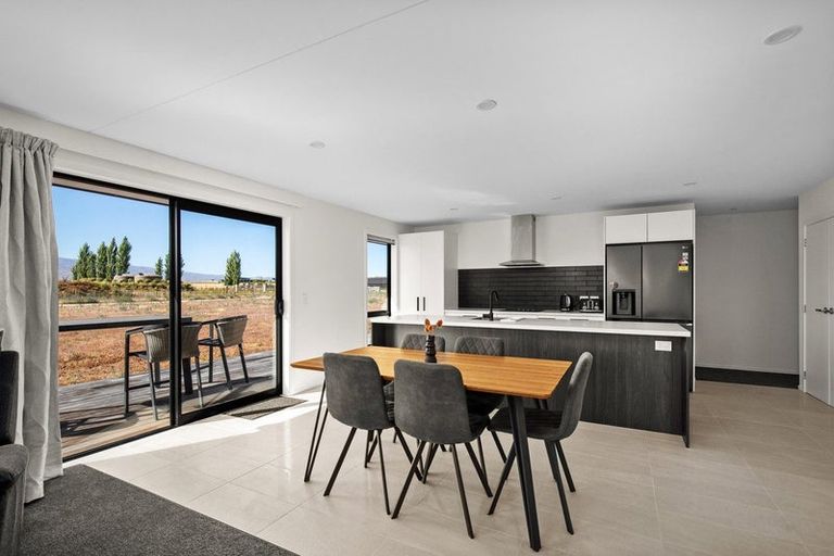 Photo of property in 21 Thyme Fields Road, Springvale, 9393