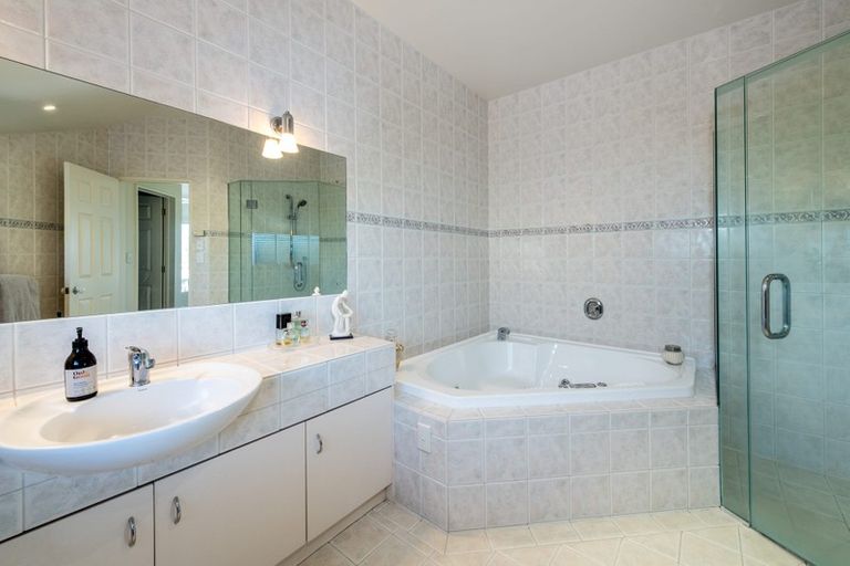 Photo of property in 3/284 Lake Road, Hauraki, Auckland, 0622