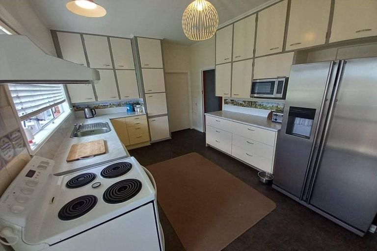 Photo of property in 27 Whaka Street, Maungaturoto, 0520