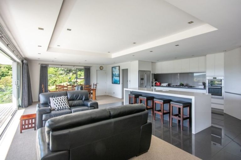 Photo of property in 26 Russell Street, Picton, 7220