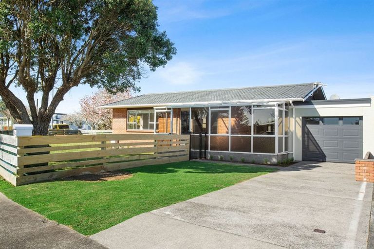 Photo of property in 19a Truby King Street, Merrilands, New Plymouth, 4312