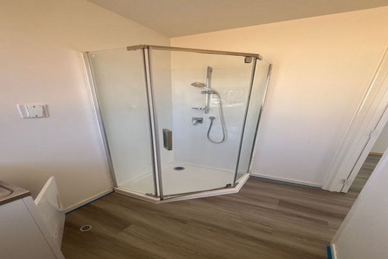 Photo of property in 2 Arnhem Place, Pukekohe, 2120