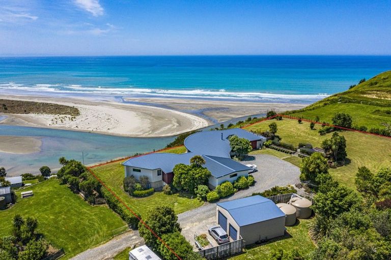 Photo of property in 225 Mahia East Coast Road, Mahia, 4198