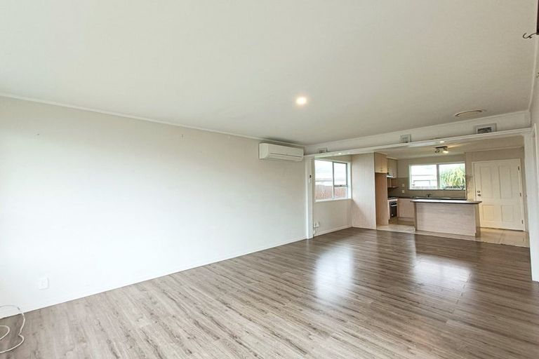 Photo of property in 27 Sandrine Avenue, Clover Park, Auckland, 2019