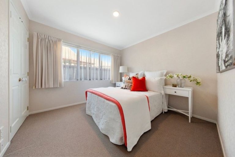 Photo of property in 9 Trovare Place, Golflands, Auckland, 2013