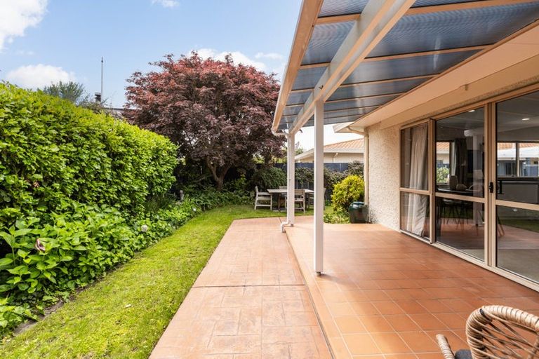 Photo of property in 8 Lucknow Road, Havelock North, 4130