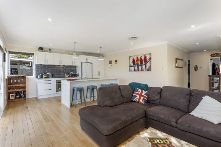 Photo of property in 1/176 Birkdale Road, Birkdale, Auckland, 0626