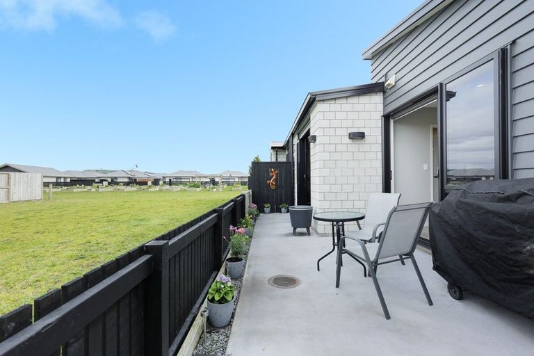 Photo of property in 3 Rose Lane, Papamoa, 3118