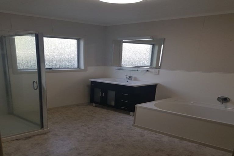 Photo of property in 9 Prudence Place, Oakura, 4314