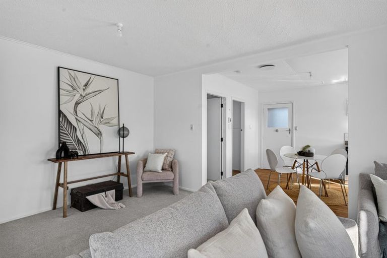 Photo of property in 17 Philip Street, Carterton, 5713