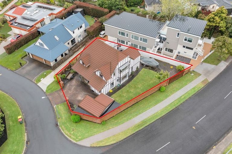 Photo of property in 1 Adonis Place, Half Moon Bay, Auckland, 2012