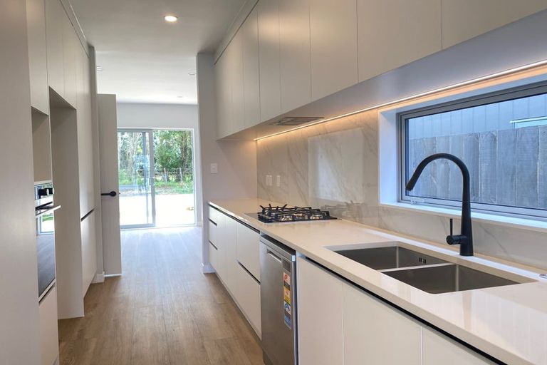 Photo of property in 11 Yellow Pear Lane, Karaka, 2578