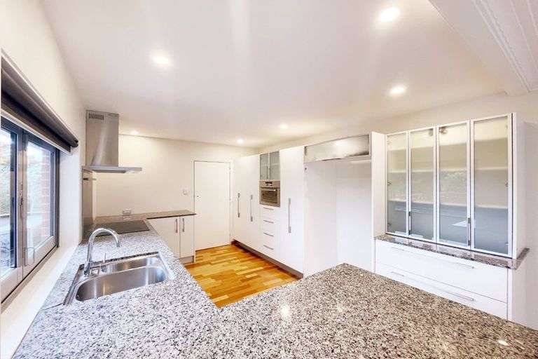 Photo of property in 38 Tui Glen Road, Birkenhead, Auckland, 0626