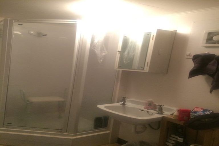 Photo of property in Churchill Flats, 213 The Terrace, Wellington Central, Wellington, 6011