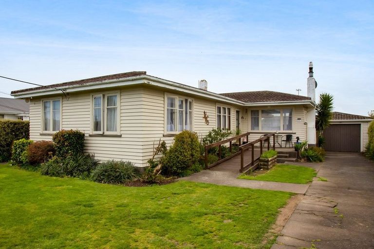 Photo of property in 51 Turuturu Road, Hawera, 4610