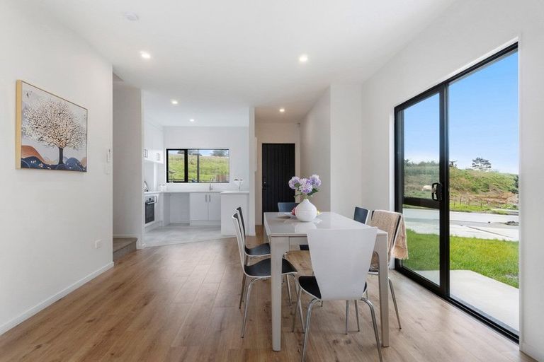 Photo of property in 33b Crestview Rise, Papakura, 2110