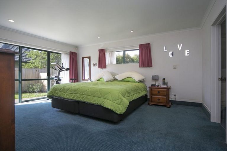 Photo of property in 20 Wautaiti Drive, Riverhead, 0820