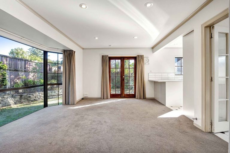 Photo of property in 90a Govett Avenue, Frankleigh Park, New Plymouth, 4310