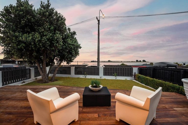 Photo of property in 212 Main Road, Moncks Bay, Christchurch, 8081