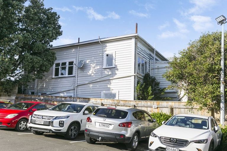 Photo of property in 60 Roxburgh Street, Mount Victoria, Wellington, 6011
