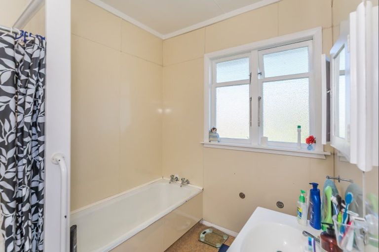 Photo of property in 154a Winchester Street, Levin, 5510