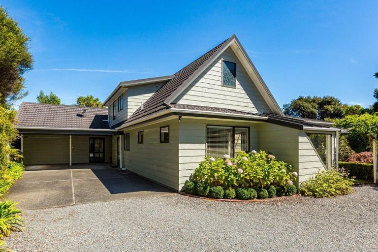 Photo of property in 33 Paremata Haywards Road, Pauatahanui, Porirua, 5381