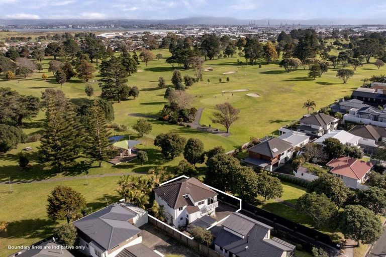 Photo of property in 230 Oceanbeach Road, Mount Maunganui, 3116
