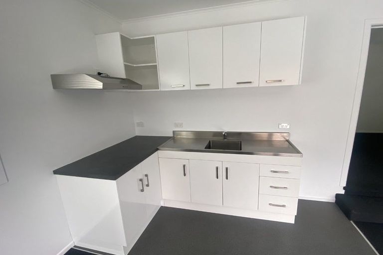 Photo of property in 65 Kiwi Esplanade, Mangere Bridge, Auckland, 2022