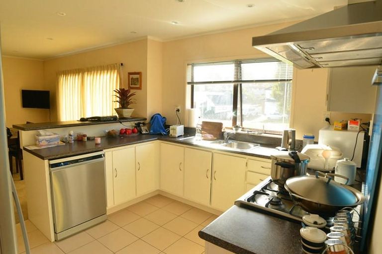 Photo of property in 44 Kennedy Avenue, Forrest Hill, Auckland, 0620